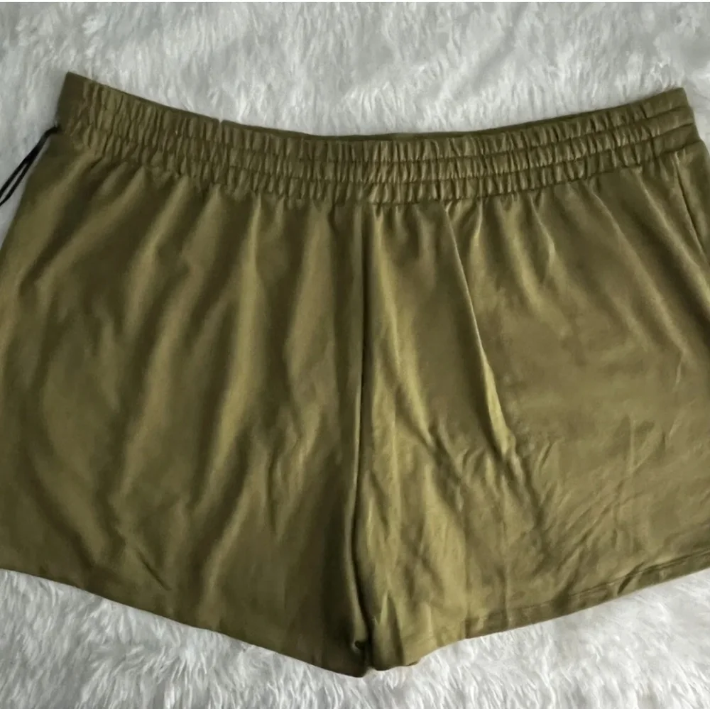 Ava & Viv Plus Shorts Sz 2X Elastic Waist Pockets High Rise Olive Green